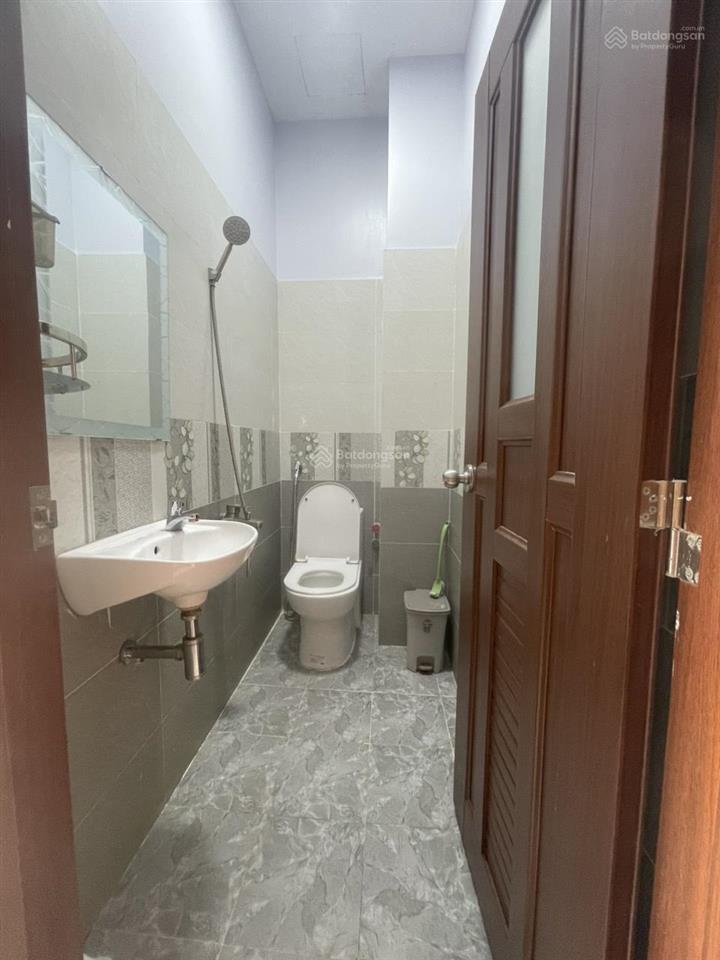 Cho thuê phòng ban công full nội thất ngay phạm văn đồng