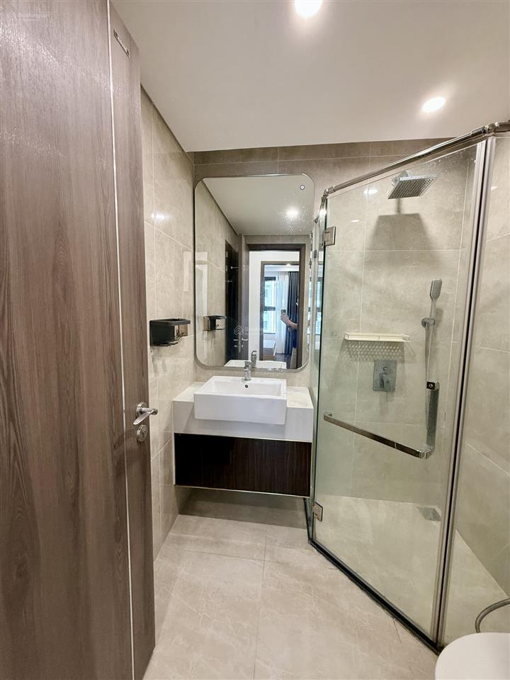Căn hộ sang trọng full nội thất, vị trí đẹp đối diện aeonmall 1,5 phòng ngủ  1wc