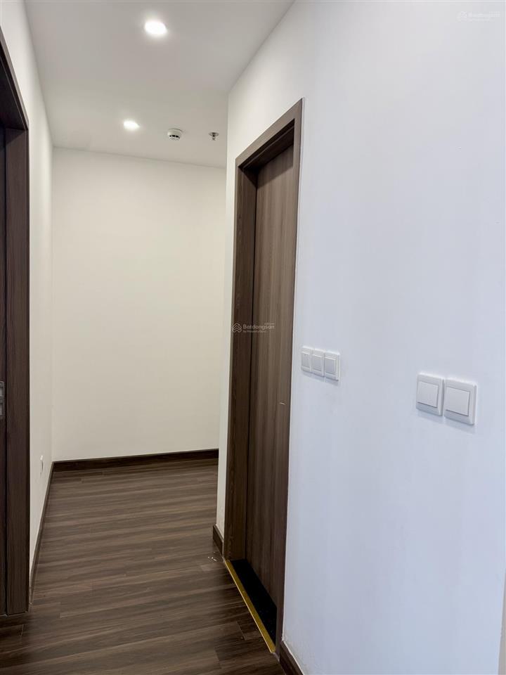 Căn hộ sang trọng full nội thất, vị trí đẹp đối diện aeonmall 1,5 phòng ngủ  1wc