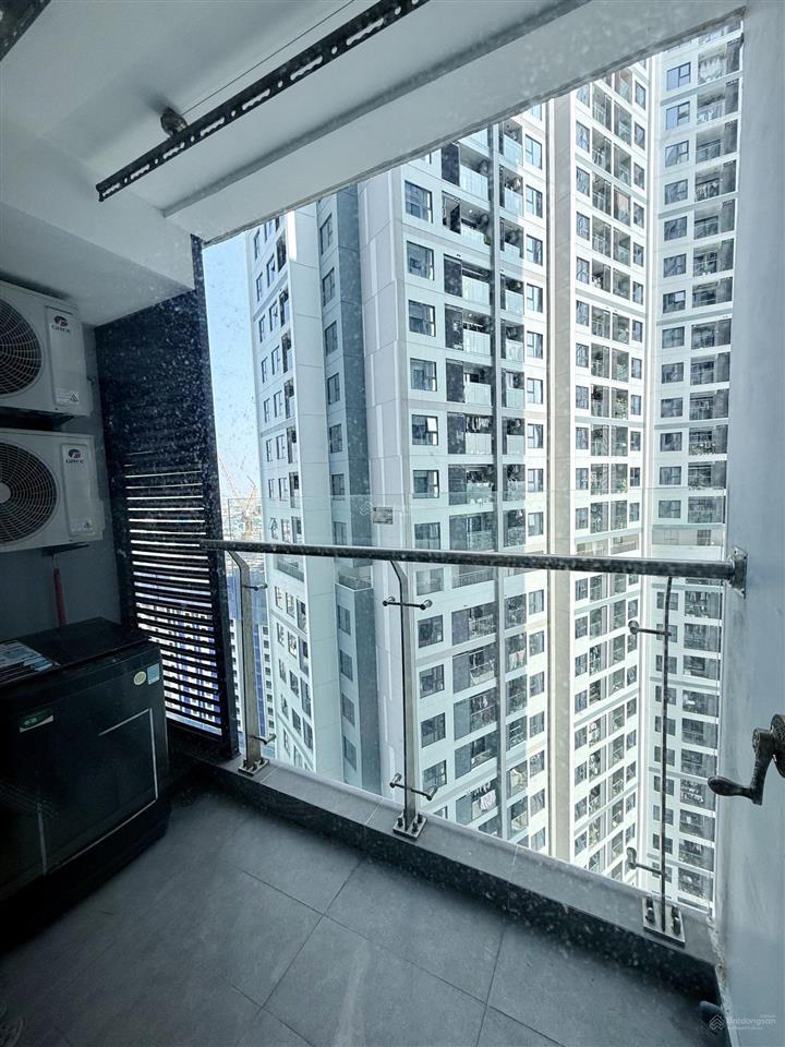 Căn hộ sang trọng full nội thất, vị trí đẹp đối diện aeonmall 1,5 phòng ngủ  1wc