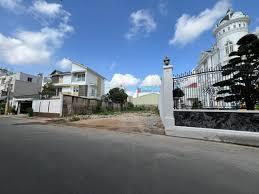 Chủ cần bán gấp 1300m2 đất  32x40m  giá 80tr/m2  khu compound   0931 456 ***