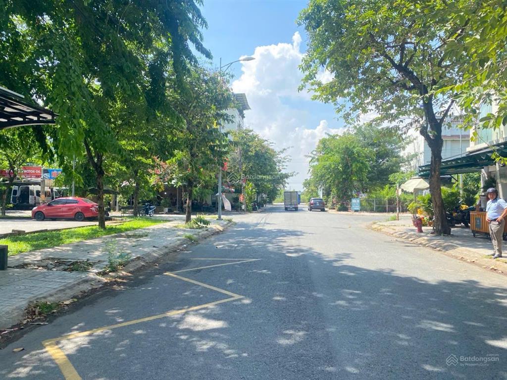 Chủ cần bán gấp 1300m2 đất  32x40m  giá 80tr/m2  khu compound   0931 456 ***