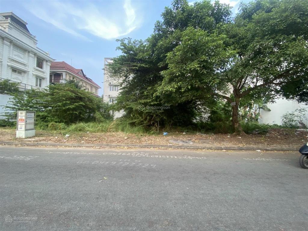Cần cho thuê đất  806m2  đất vuông vức  hđ 5 năm   0931 456 ***