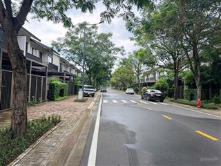 Bán nhà phố vườn trục đường thông 16m, gần sông và vịnh harbour thoáng mát, giá rẻ nhất dự án.