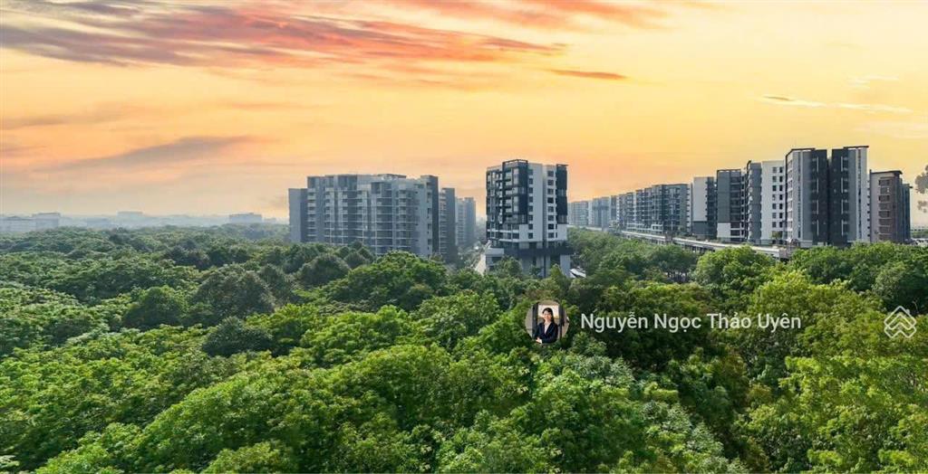 Căn góc centery ban công dài view công viên 16ha  giá 10 tỷ kèm ô xe