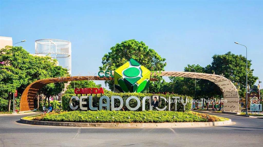 Căn góc centery ban công dài view công viên 16ha  giá 10 tỷ kèm ô xe