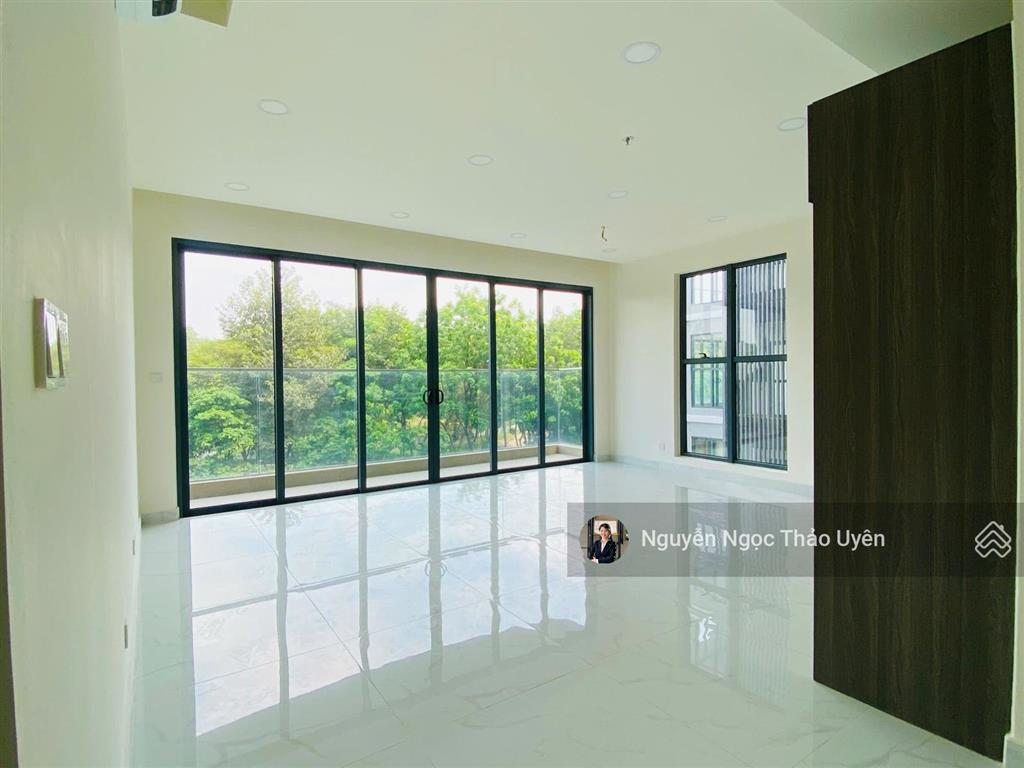 Căn góc centery ban công dài view công viên 16ha  giá 10 tỷ kèm ô xe