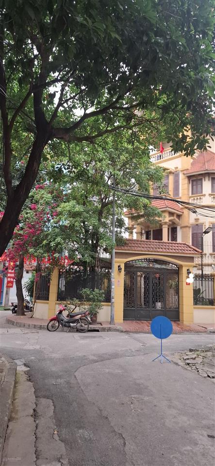 Biệt thự vip 3 mặt tiền  phố nguyễn cảnh dị kđt đại kim. 2 mặt tiền vỉa hè ô tô tránh  kinh doanh