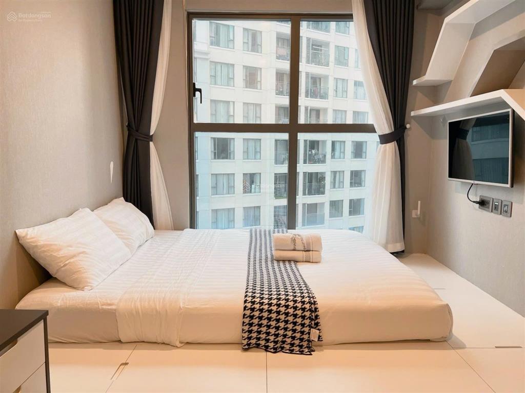 Bán 2pn cc saigon royal 35 bến vân đồn, phường 12, quận 4 diện tích 81m2 2pn 2wc full nội thất