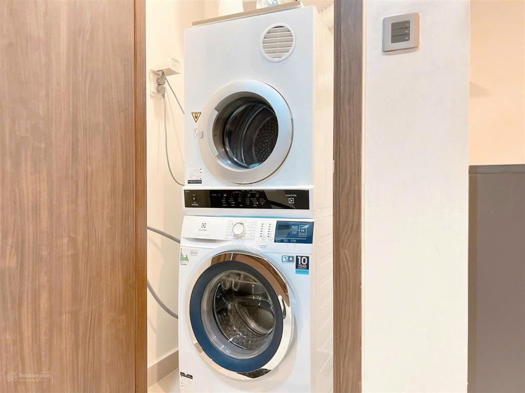 Bán 2pn cc saigon royal 35 bến vân đồn, phường 12, quận 4 diện tích 81m2 2pn 2wc full nội thất