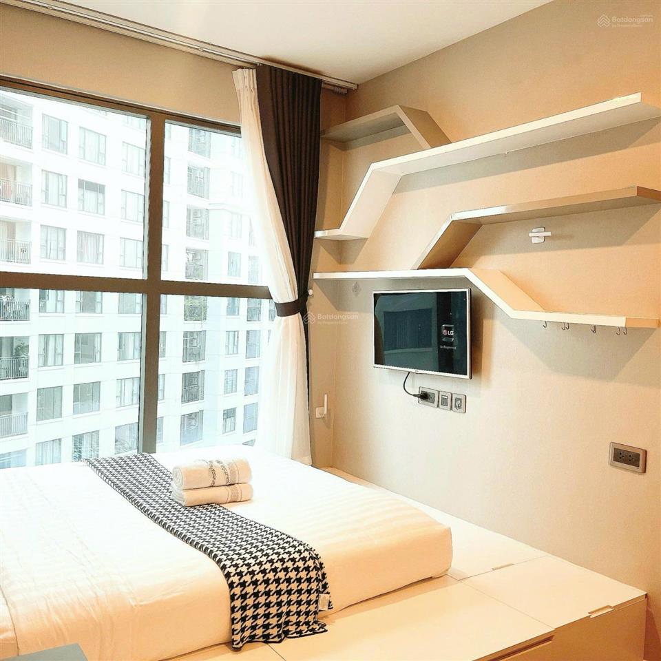 Bán 2pn cc saigon royal 35 bến vân đồn, phường 12, quận 4 diện tích 81m2 2pn 2wc full nội thất