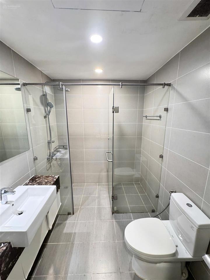 Cho thuê 3pn cc the gold view 346 bến vân đồn, quận 4 !