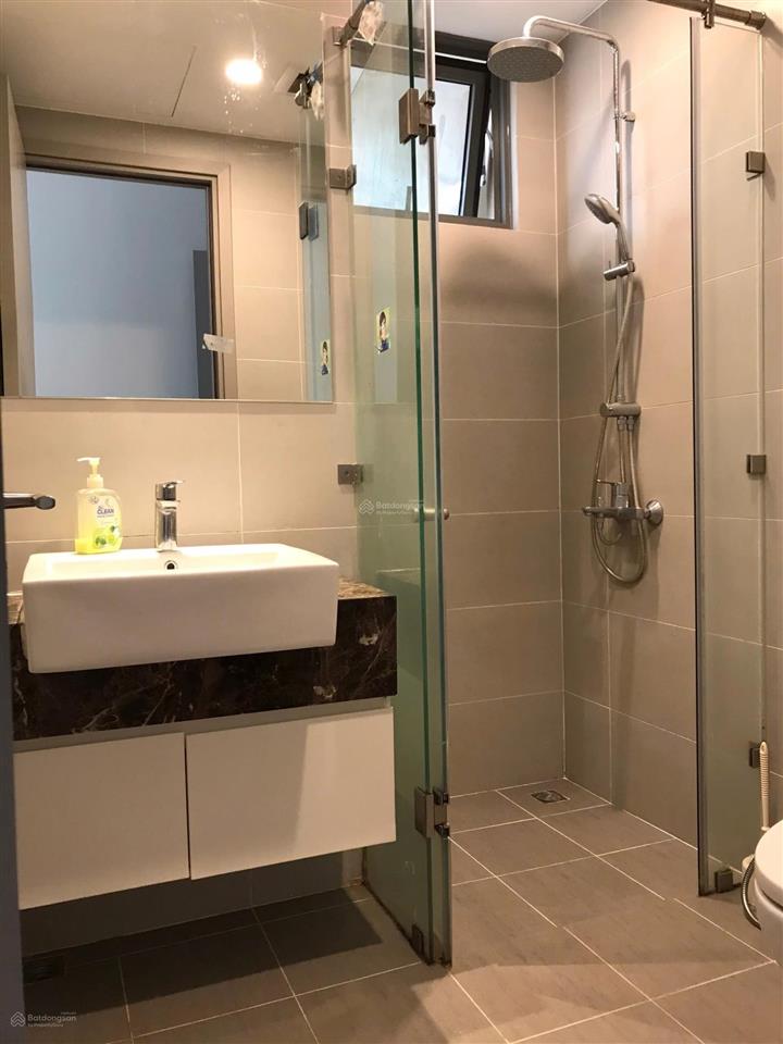Cho thuê 2pn cc the gold view 346 bến vân đồn, quận 4