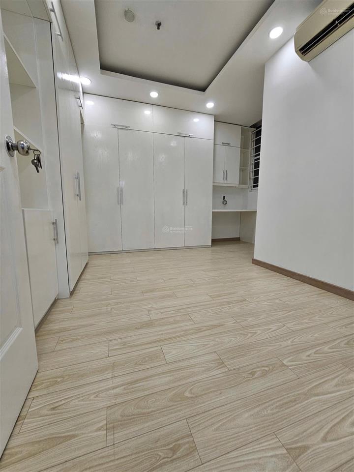 Bán 2pn cc khánh hội 3 360g bến vân đồn, p1, quận 4 diện tích  75m² 2pn 2wc có nội thất nh