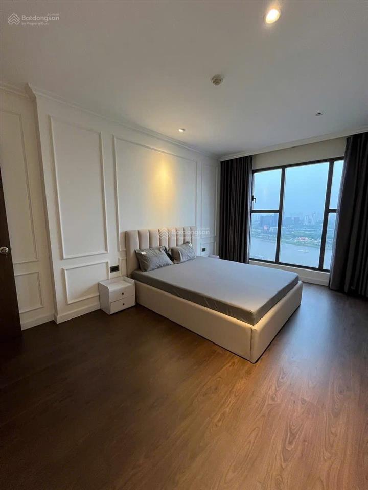 Cho thuê 3pn chung cư saigon royal 35 bến vân đồn, phường 12, quận 4