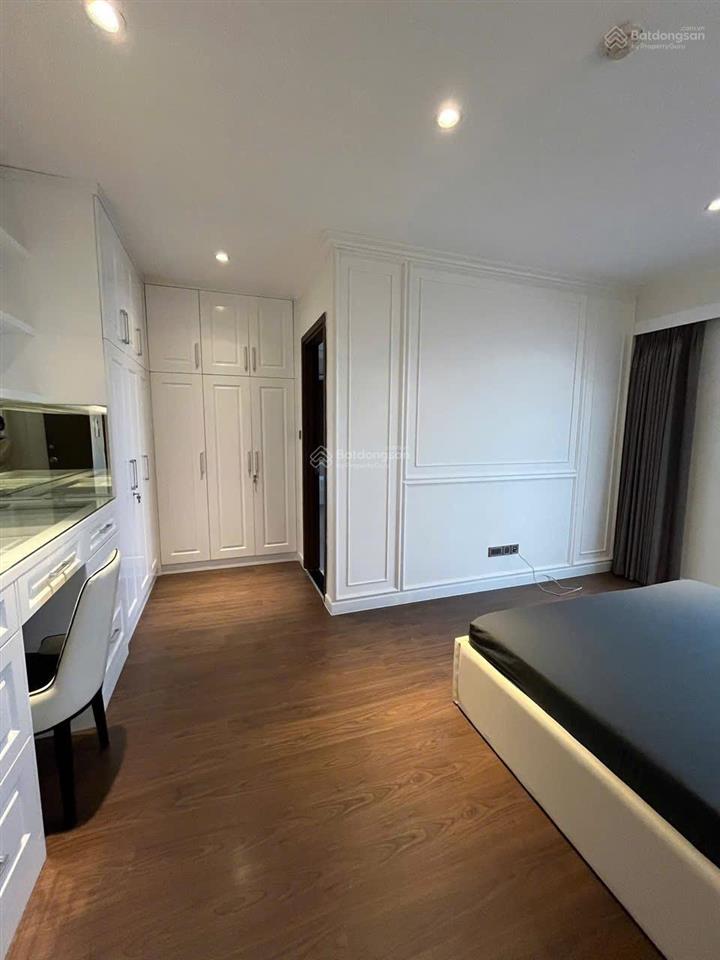 Cho thuê 3pn chung cư saigon royal 35 bến vân đồn, phường 12, quận 4