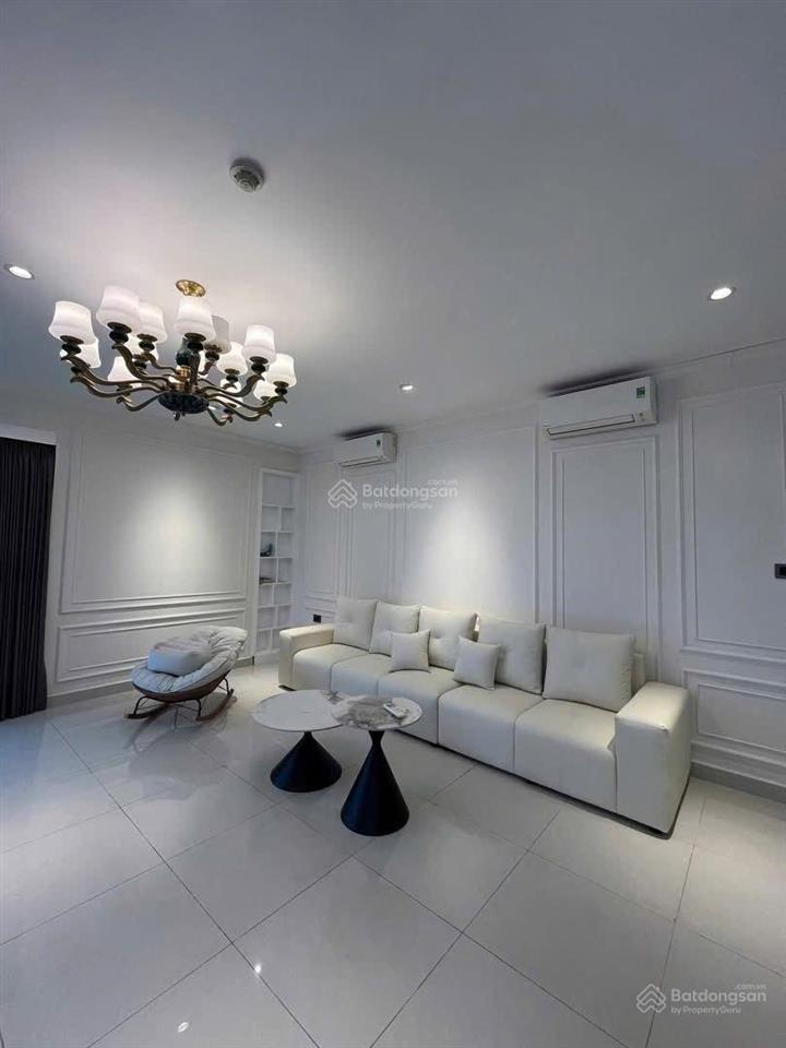 Cho thuê 3pn chung cư saigon royal 35 bến vân đồn, phường 12, quận 4