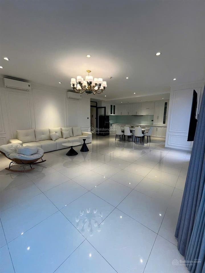 Cho thuê 3pn chung cư saigon royal 35 bến vân đồn, phường 12, quận 4