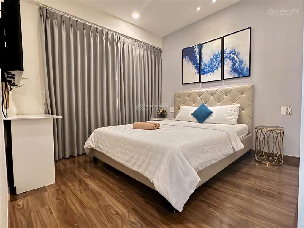 Bán căn hộ 2pn cc the gold view 346 bến vân đồn, quận 4 diện tích 77m2 2pn 2wc có nội thất