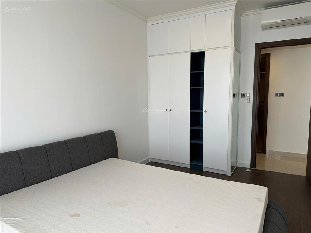 Cho thuê 3pn chung cư saigon royal 35 bến vân đồn, phường 12, quận 4 diện tích 117m2 3pn 2wc
