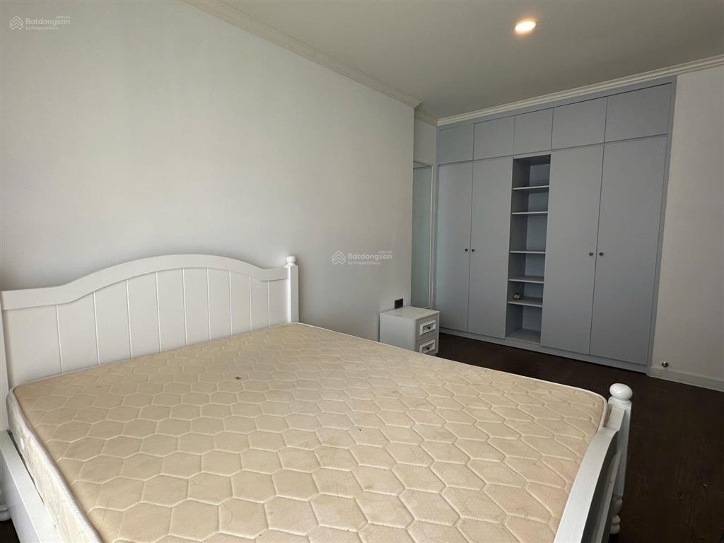 Cho thuê 3pn chung cư saigon royal 35 bến vân đồn, phường 12, quận 4 diện tích 117m2 3pn 2wc