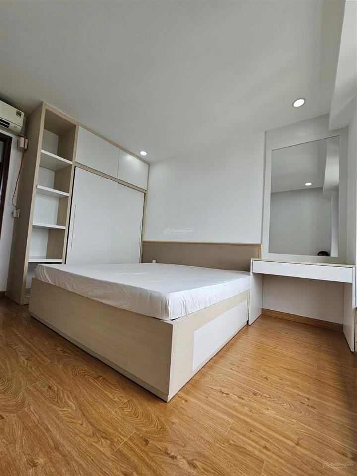 Bán căn hộ 2pn chung cư the gold view 346 bến vân đồn, quận 4 diện tích 68m2 2pn 1wc có