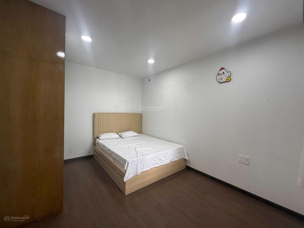 Bán căn hộ 2pn cc the gold view 346 bến vân đồn, quận 4 diện tích 92m2 2pn 2wc có nội thất