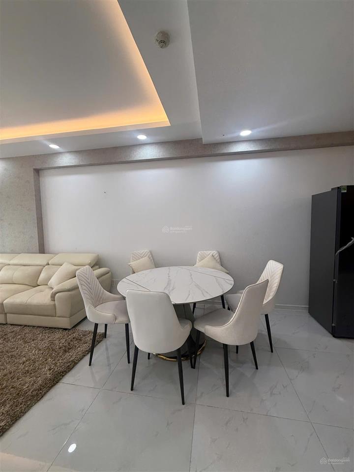 Bán căn hộ 2pn cc the gold view 346 bến vân đồn, quận 4 diện tích 92m2 2pn 2wc có nội thất