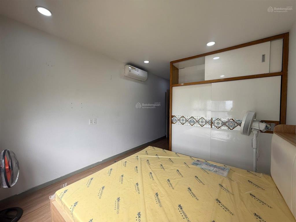 Bán căn hộ 2pn cc the gold view 346 bến vân đồn, quận 4 diện tích 92m2 2pn 2wc có nội thất