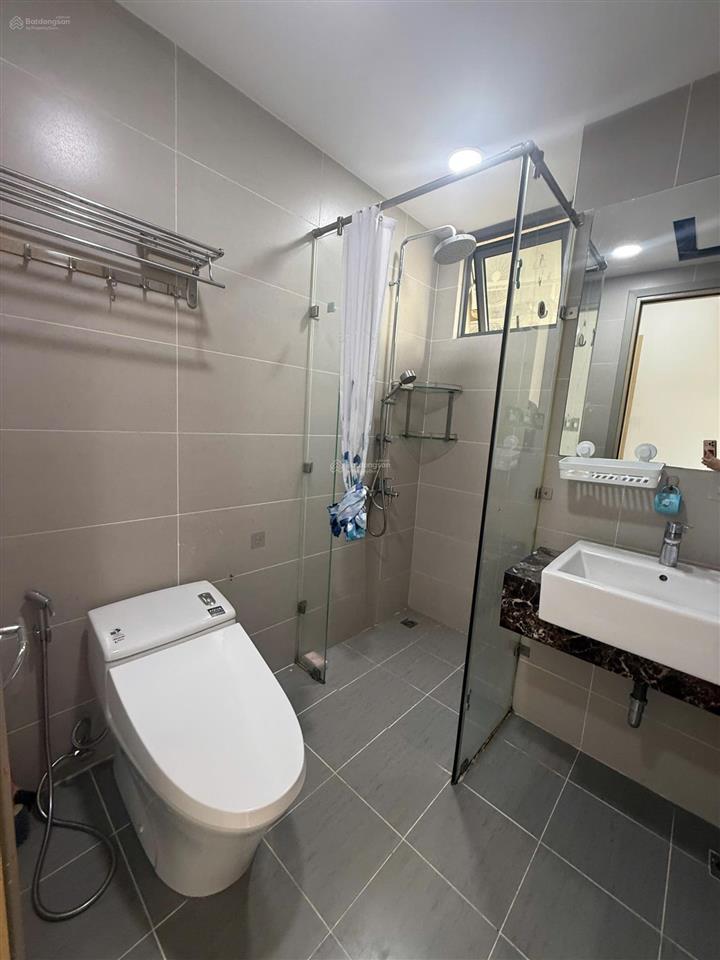Bán căn hộ 2pn cc the gold view 346 bến vân đồn, quận 4 diện tích 92m2 2pn 2wc có nội thất