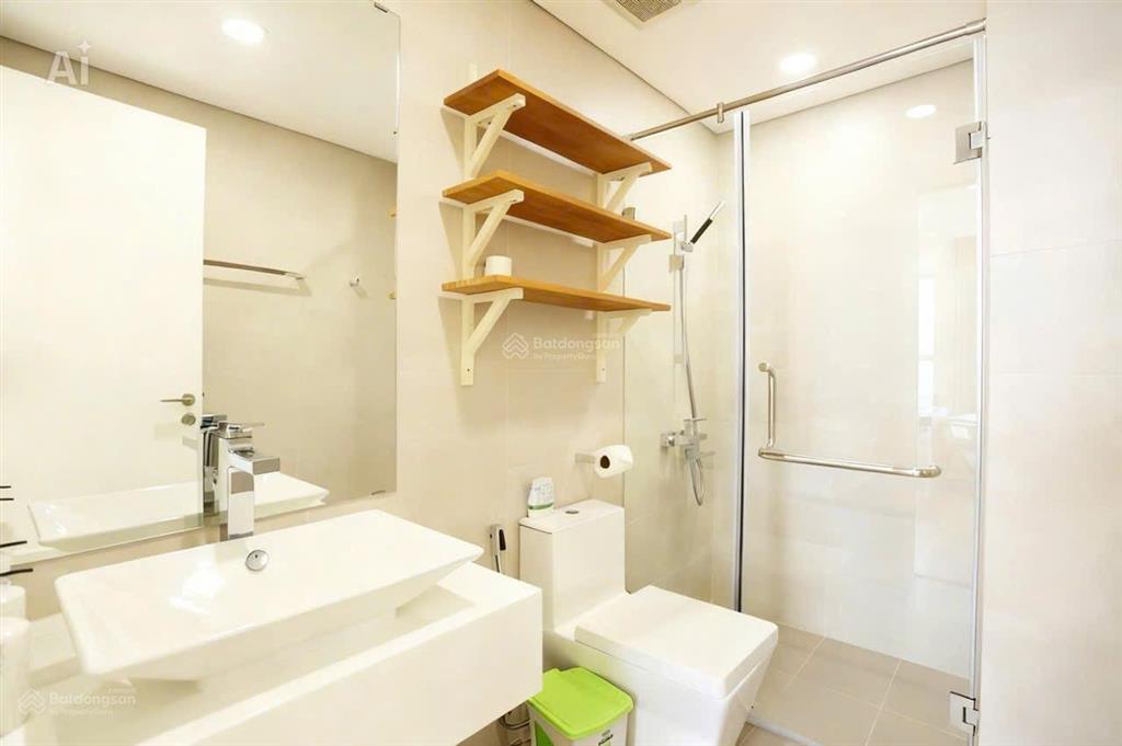 Hot hot cần bán gấp 2pn căn hộ chung cư masteri milennium 132 bến vân đồn quận 4.