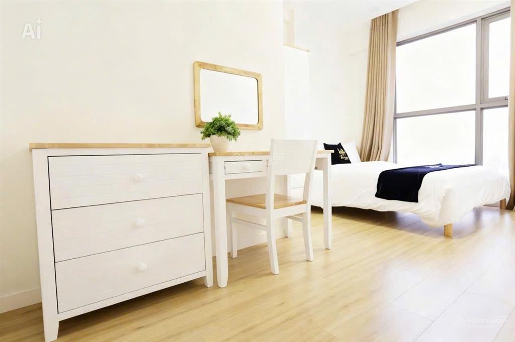 Hot hot cần bán gấp 2pn căn hộ chung cư masteri milennium 132 bến vân đồn quận 4.