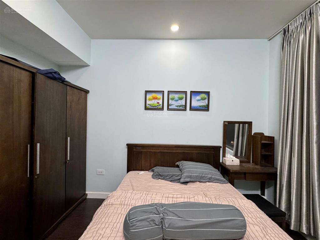 Cho thuê căn hộ 2pn chung cư the tresor 39 bến vân đồn, phường 12, quận 4 diện tích  75m2 2pn