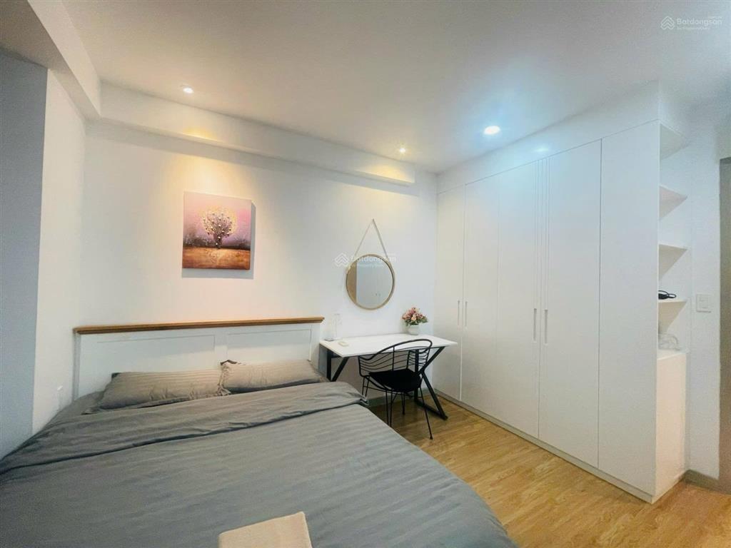 Cho thuê 2pn cc the gold view 346 bến vân đồn, quận 4! diện tích 68m2 2pn 1wc full nội thất