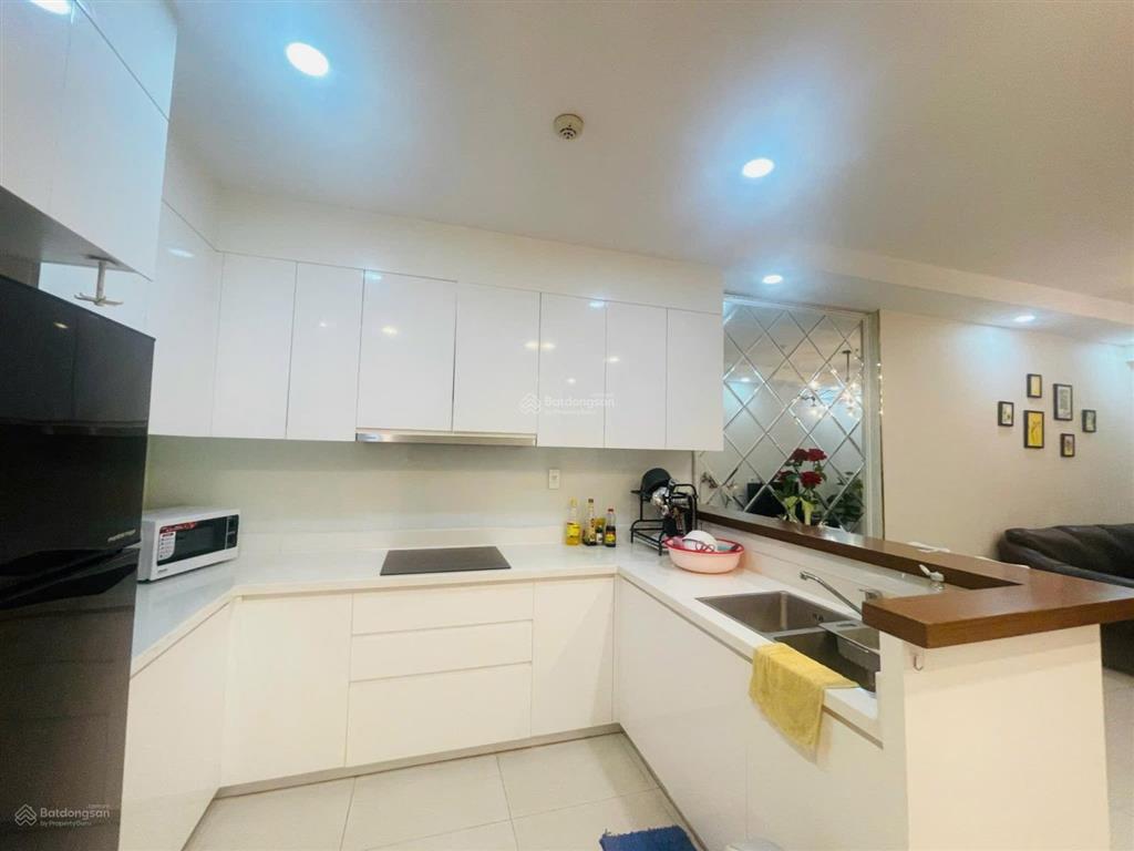 Cho thuê 2pn cc the gold view 346 bến vân đồn, quận 4! diện tích 68m2 2pn 1wc full nội thất