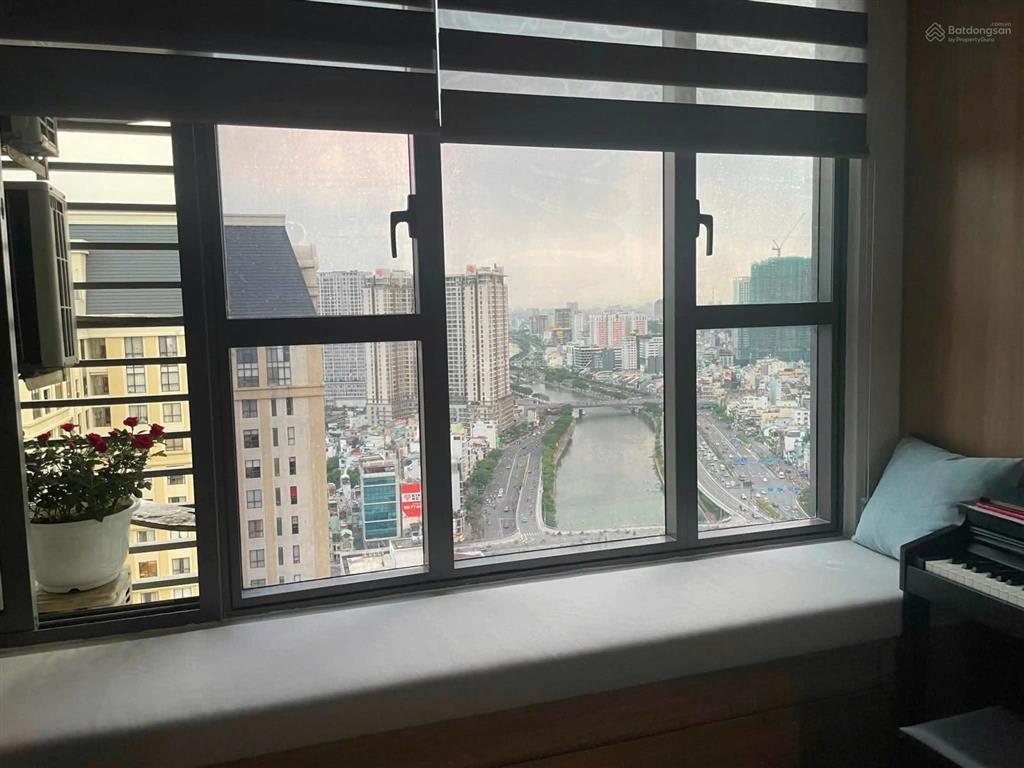Cho thuê 2pn chung cư the tresor 39 bến vân đồn, phường 12, quận 4 diện tích  65m2 2pn 1wc full