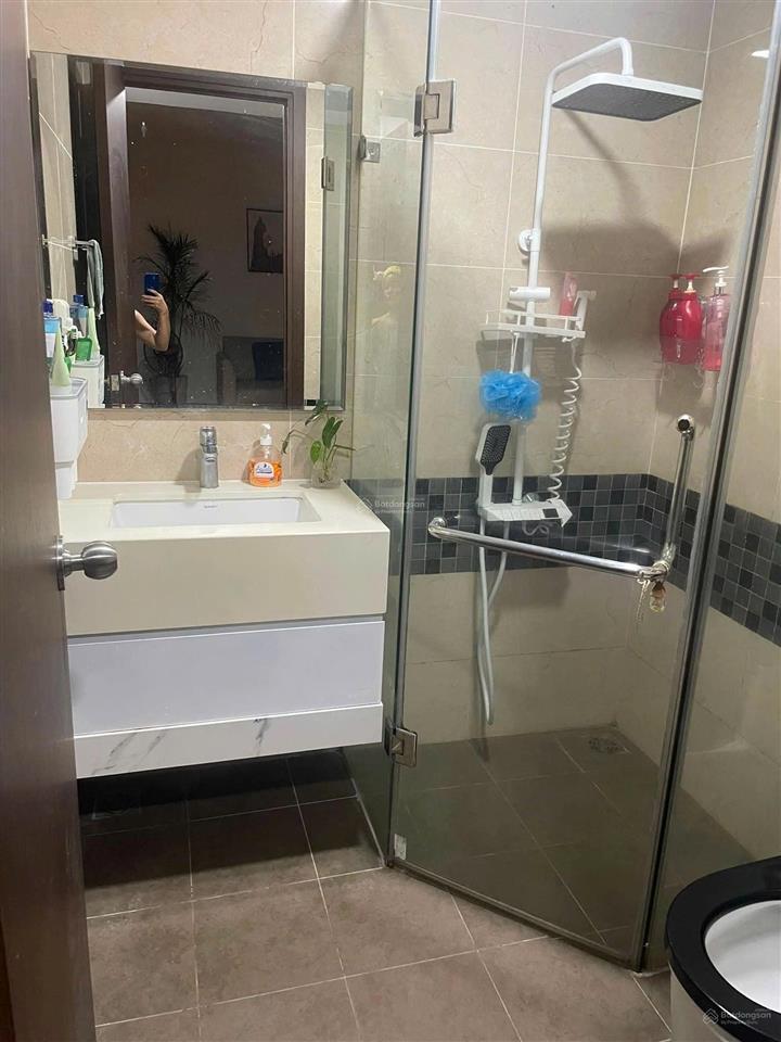 Cho thuê 2pn chung cư the tresor 39 bến vân đồn, phường 12, quận 4 diện tích  65m2 2pn 1wc full
