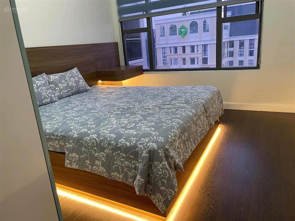 Cho thuê 2pn chung cư the tresor 39 bến vân đồn, phường 12, quận 4 diện tích  65m2 2pn 1wc full