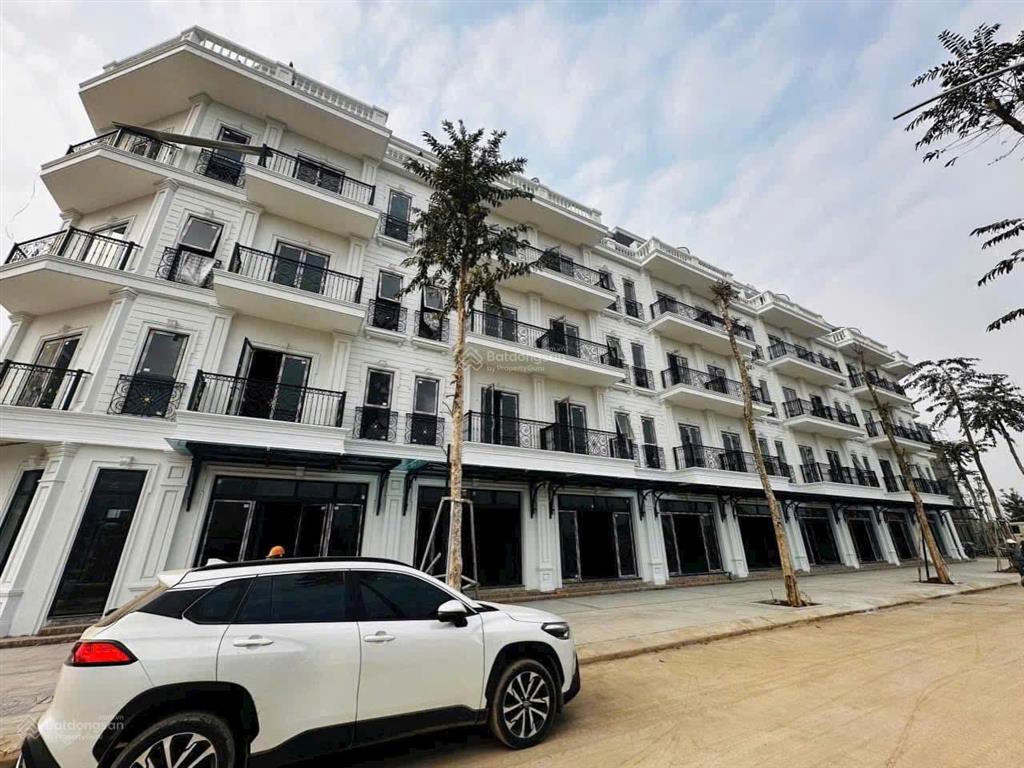 Cần bán nhanh liền kề view khuôn viên trường mầm non tại lk9  giá chỉ hơn 9 tỷ chút