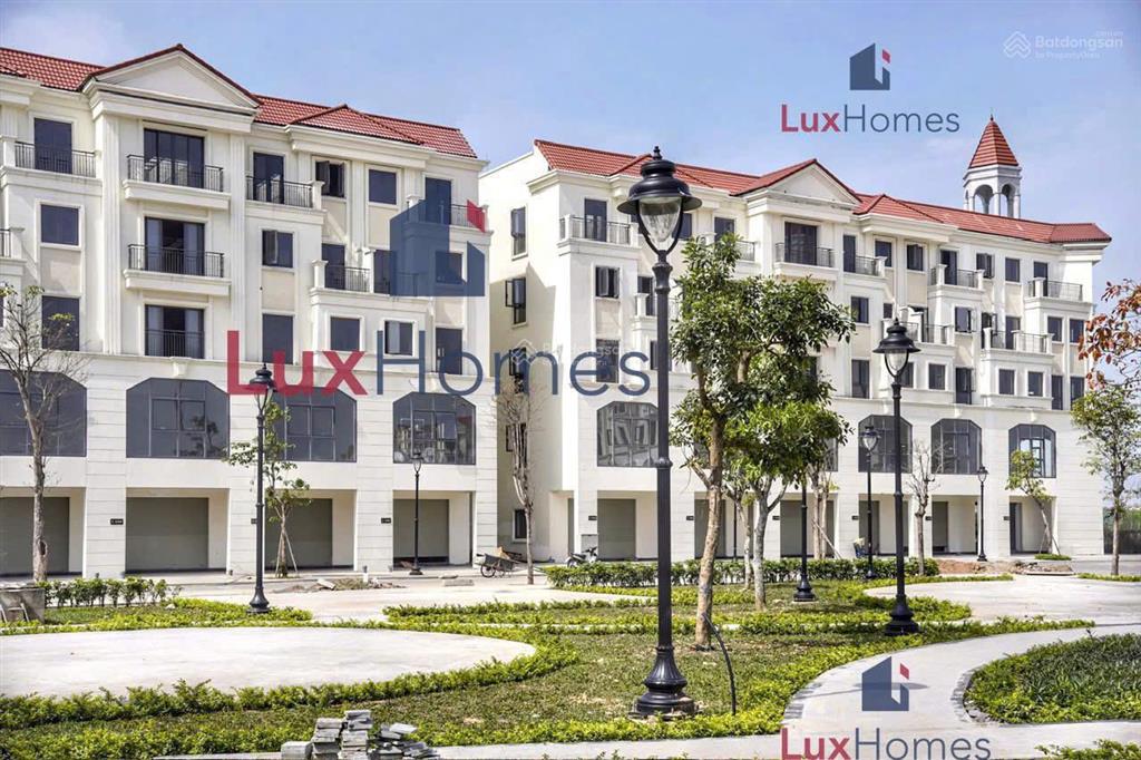 Chủ nhà cần thanh khoản nhanh giảm giá sâu vị trí tại lk2  đường trước nhà 17m  giá chỉ 15,x tỷ