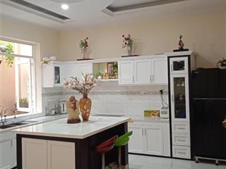 Bán chdv thảo điền quận 2. dt 8.1x23m cn 210m2. kết cấu 7 lầu pccc hđt 180 triệu. gía 60 tỷ
