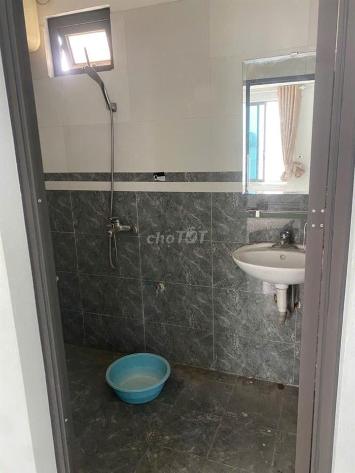 Cho thuê Phòng khép kín, mặt đường Thạch Bàn