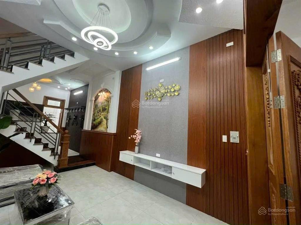 Nhà đẹp q12 ngay chợ hiệp thành sd 68m2 cn 20m2, chỉ 2tỷ5 đã có sổ hồng, nh cho vay
