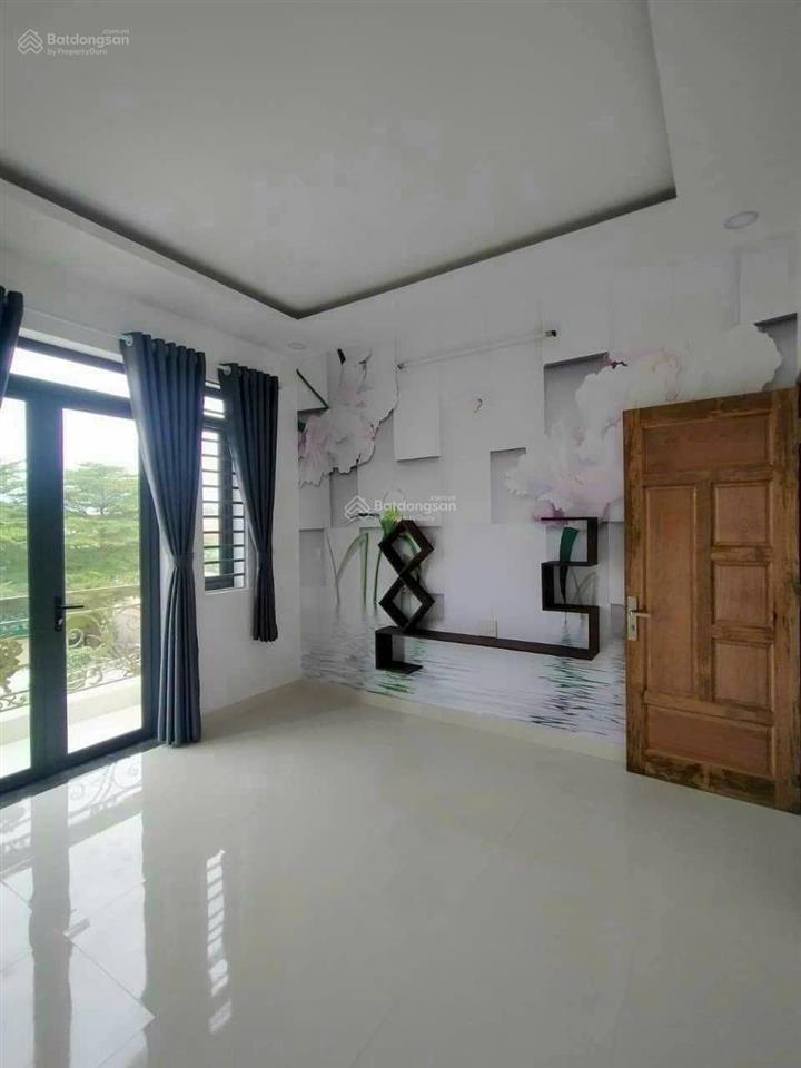 Nhà đẹp q12 ngay chợ hiệp thành sd 68m2 cn 20m2, chỉ 2tỷ5 đã có sổ hồng, nh cho vay