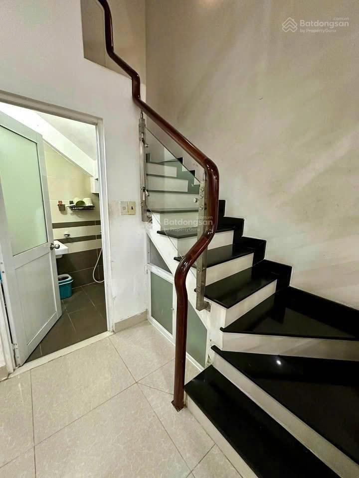 Bán nhà mới âu dương lân  p3  q8  40m2  hoàn công  2 tầng  2pn  chỉ 5 tỷ