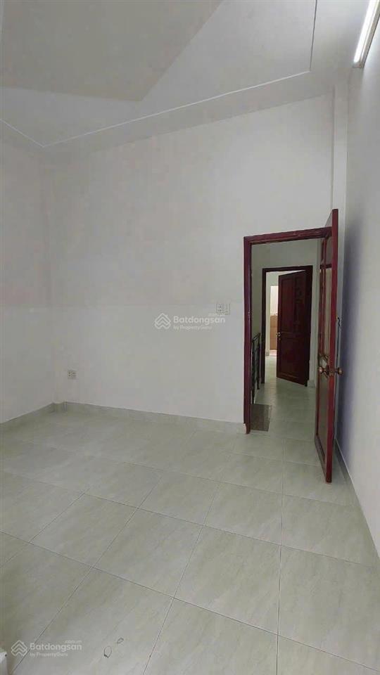 24,8 m2  2 tầng  2 tỷ 250 triệu  hưng phú  q.8  có sổ hồng riêng  vào ở ngay shr