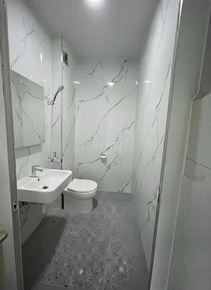 Cho thuê phòng trọ khép khín 30m đầy đủ nội thất. phố Trần Khát Chân.