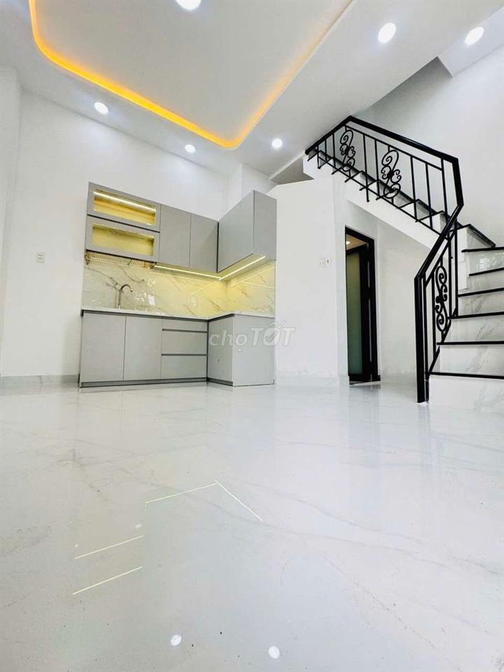 nhà thuê 2 tầng đường cao lỗ p4 q8 dt 25m2