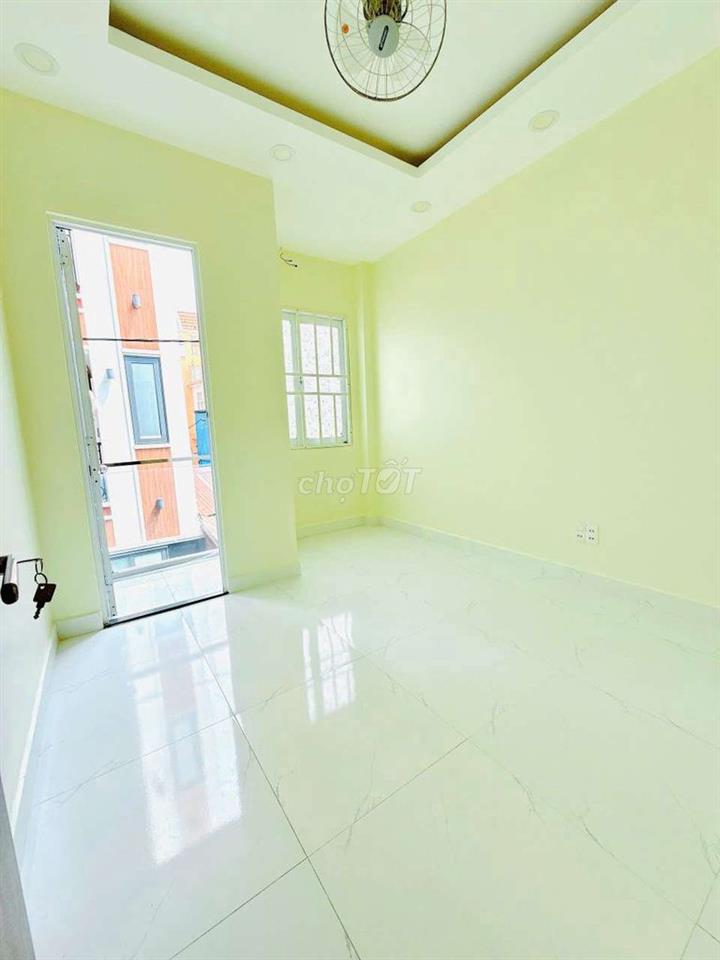 nhà 1trệt 1lững 2 lầu đường bạch vân p5 q5 dt 21 m2