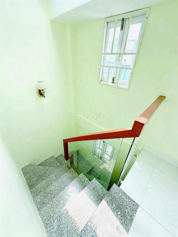 nhà 1trệt 1lững 2 lầu đường bạch vân p5 q5 dt 21 m2